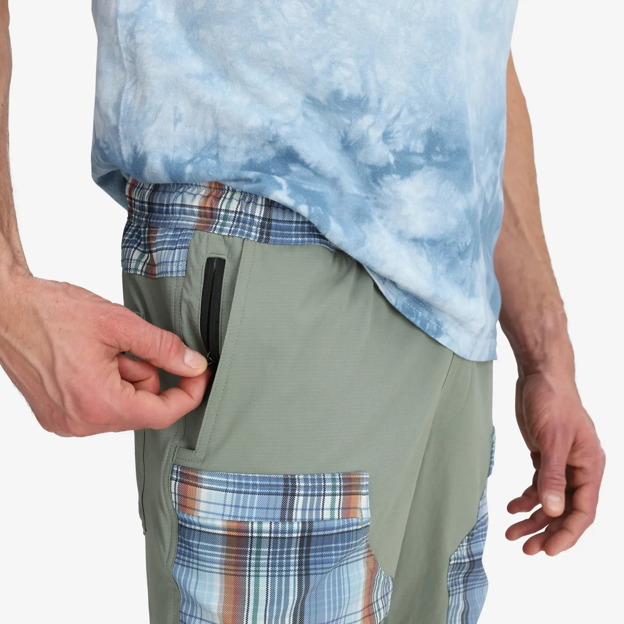 Men's Wayfinder Plaid Hybrid Shorts