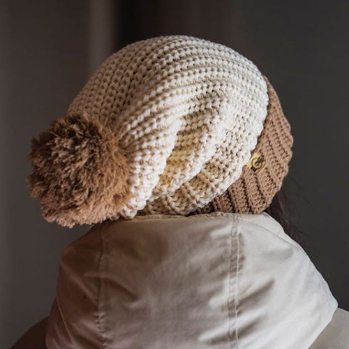 Womens Aprés Pom Beanie